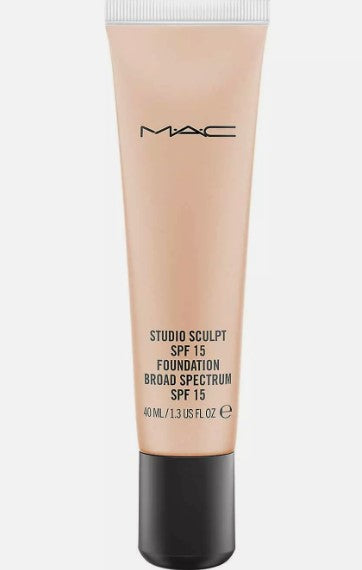 MAC Studio Sculpt Broad Spectrum SPF 15 Foundation